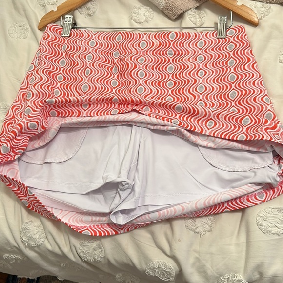 J McLaughlin Catalina cloth mod pink grey print skort skirt medium - Picture 3 of 5